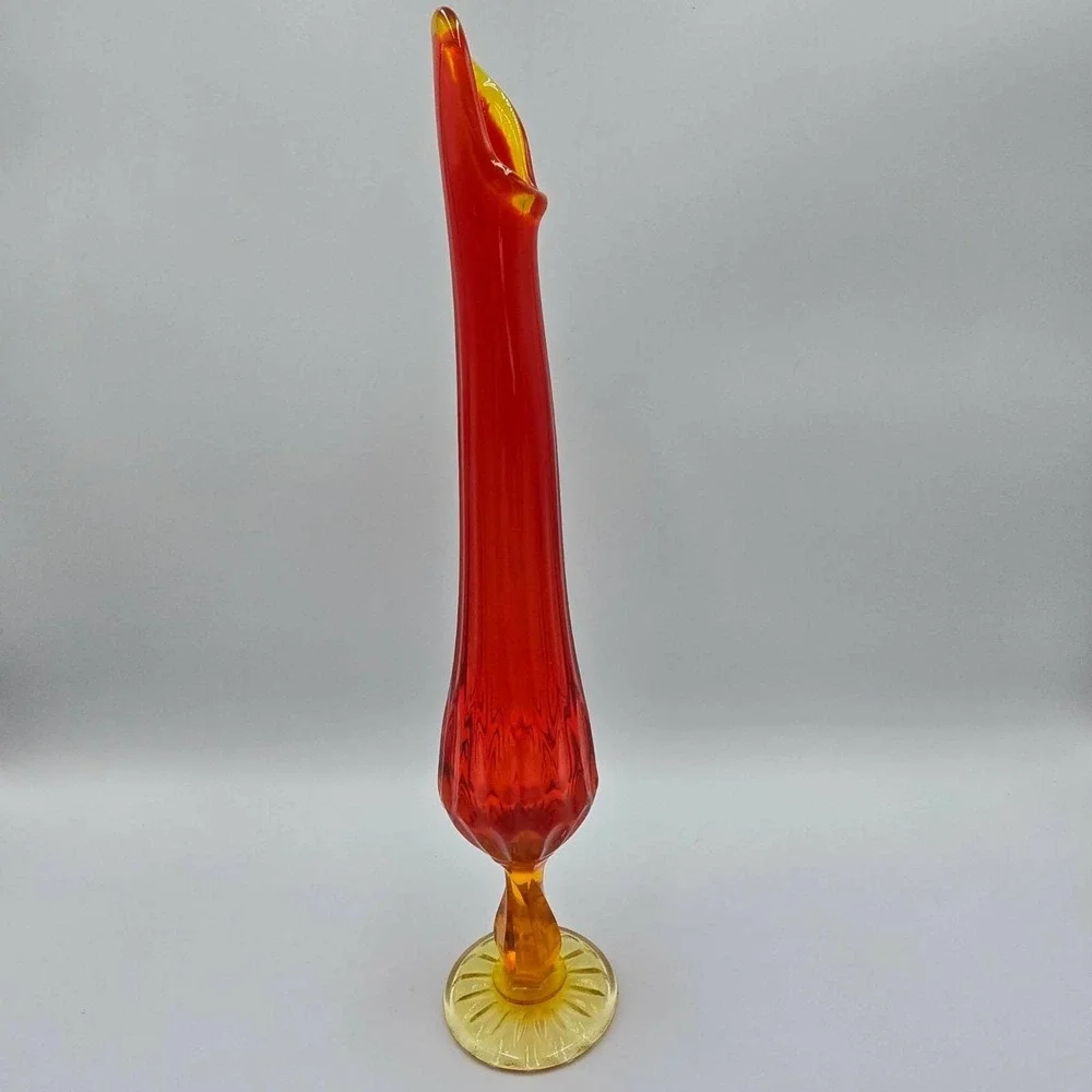Vintage L.E. Smith Amberina Swung Vase Ribbed Pedestal MCM UV Cadmium 11.75